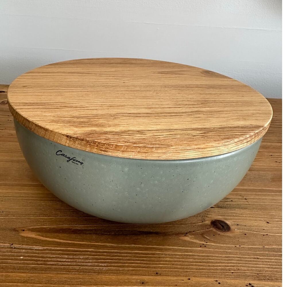 Casafina Stoneware Serving Bowl with Oak Cutting Board